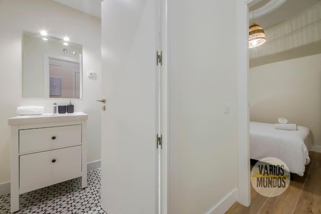 Cozy Y Centrico Apt Para 6Pax En Plaza Del Carmen E2 Madrid Exterior photo