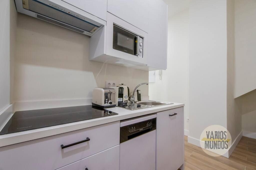 Cozy Y Centrico Apt Para 6Pax En Plaza Del Carmen E2 Madrid Exterior photo